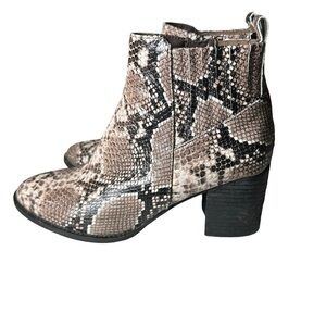 Blondo Elvina Waterproof Snakeskin Print Boots